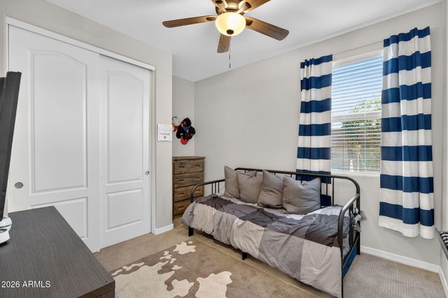 2843 E WAYLAND Drive, Phoenix, AZ 85040