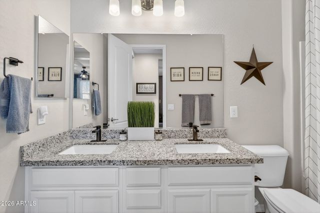 2843 E WAYLAND Drive, Phoenix, AZ 85040