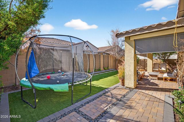 2843 E WAYLAND Drive, Phoenix, AZ 85040