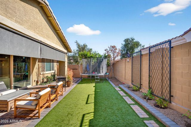 2843 E WAYLAND Drive, Phoenix, AZ 85040