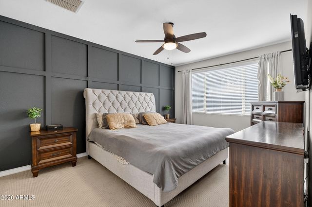 2843 E WAYLAND Drive, Phoenix, AZ 85040