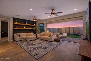 2843 E WAYLAND Drive, Phoenix, AZ 85040