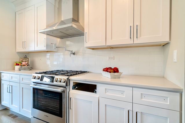 349 E 43rd Street, Chicago, IL 60653