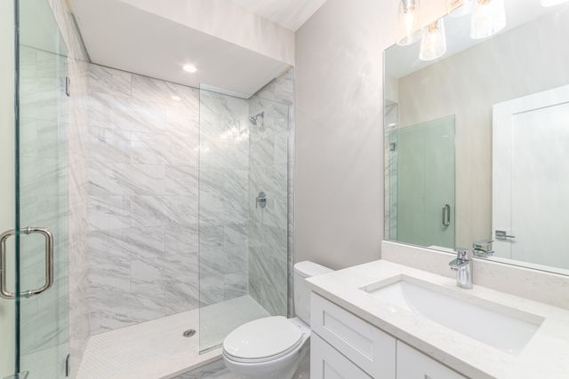 349 E 43rd Street, Chicago, IL 60653