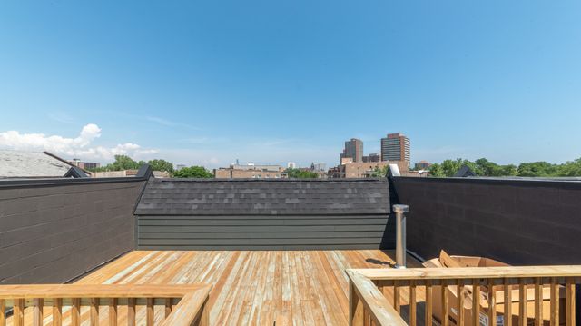 349 E 43rd Street, Chicago, IL 60653