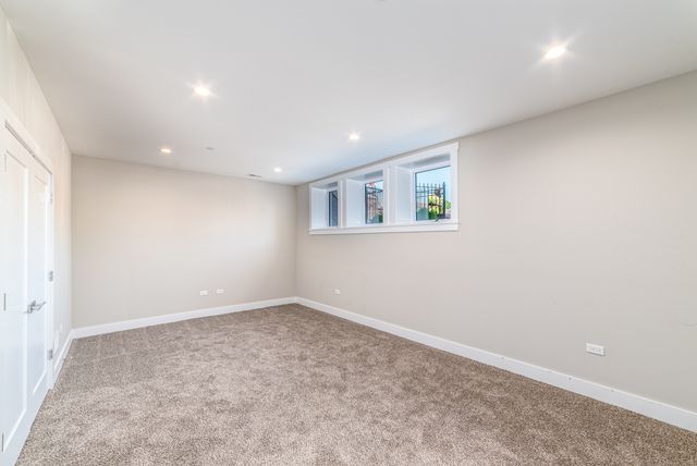 349 E 43rd Street, Chicago, IL 60653