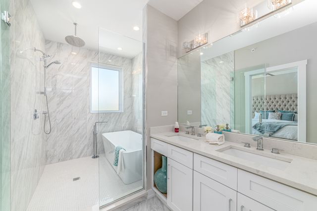 349 E 43rd Street, Chicago, IL 60653
