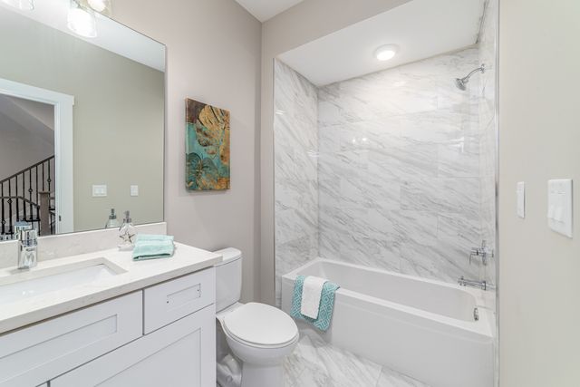 349 E 43rd Street, Chicago, IL 60653