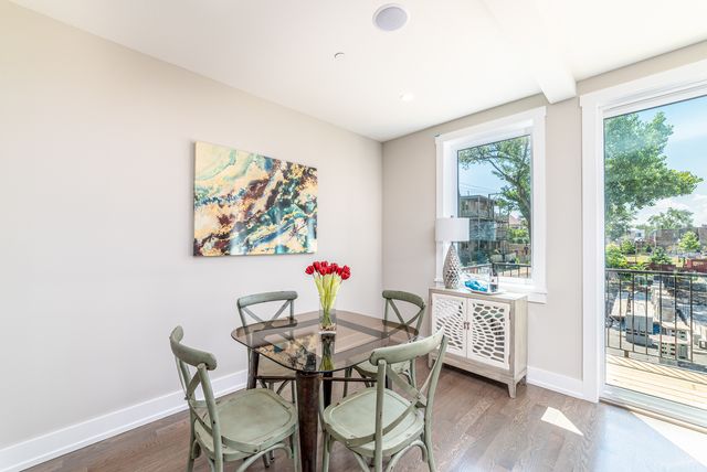 349 E 43rd Street, Chicago, IL 60653
