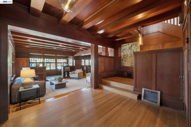 1122 BAY STREET, Alameda, CA 94501