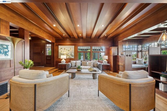 1122 BAY STREET, Alameda, CA 94501