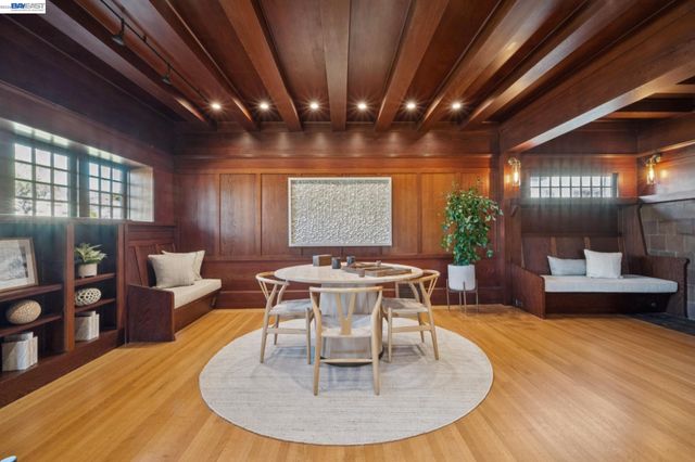 1122 BAY STREET, Alameda, CA 94501