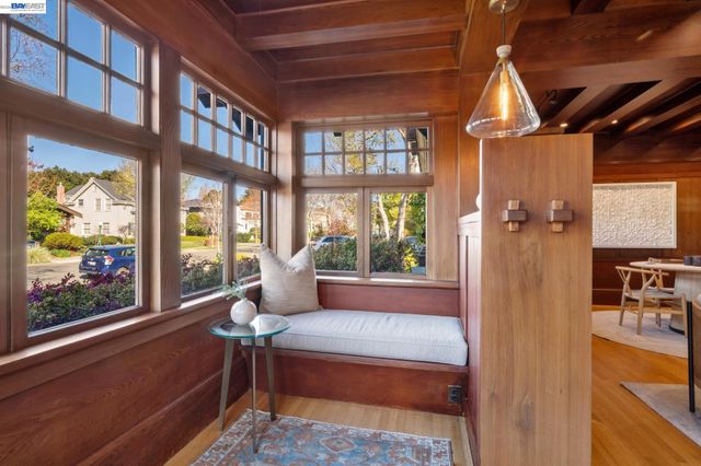 1122 BAY STREET, Alameda, CA 94501