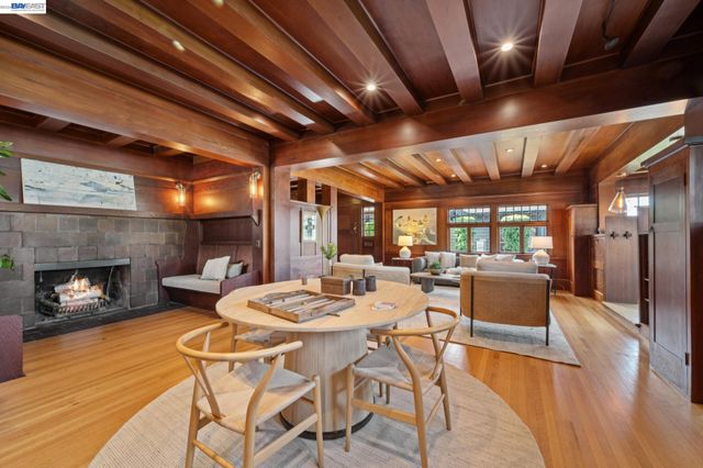 1122 BAY STREET, Alameda, CA 94501