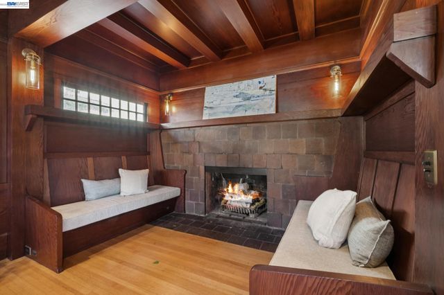 1122 BAY STREET, Alameda, CA 94501