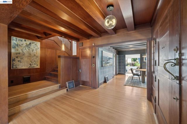 1122 BAY STREET, Alameda, CA 94501