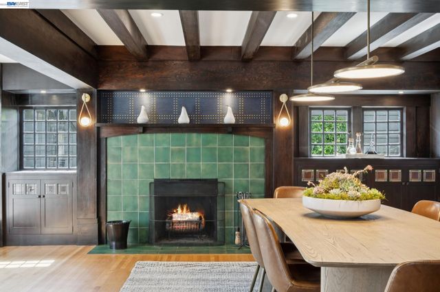 1122 BAY STREET, Alameda, CA 94501