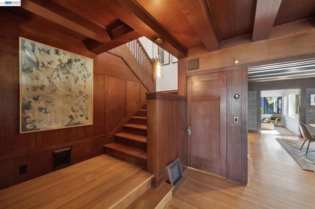 1122 BAY STREET, Alameda, CA 94501