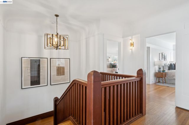 1122 BAY STREET, Alameda, CA 94501