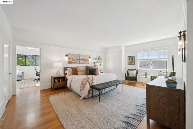 1122 BAY STREET, Alameda, CA 94501