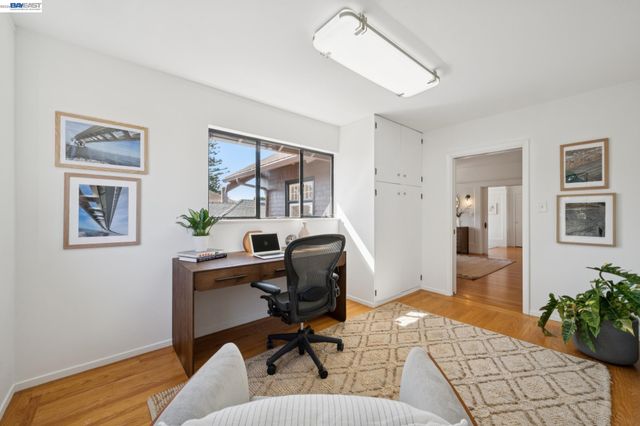 1122 BAY STREET, Alameda, CA 94501