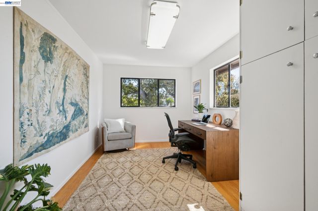 1122 BAY STREET, Alameda, CA 94501