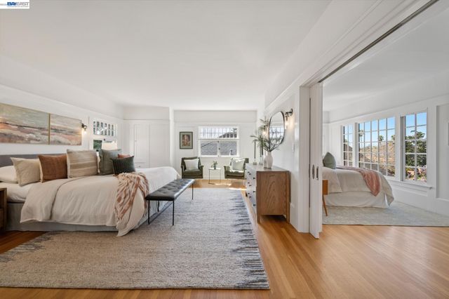 1122 BAY STREET, Alameda, CA 94501