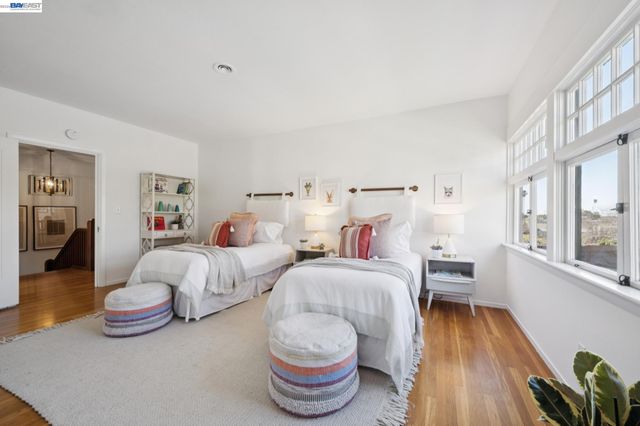 1122 BAY STREET, Alameda, CA 94501