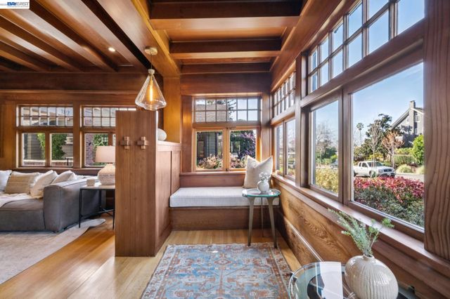 1122 BAY STREET, Alameda, CA 94501