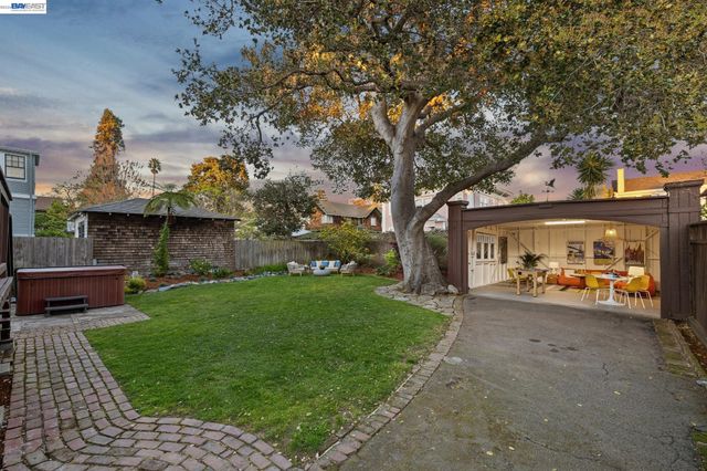 1122 BAY STREET, Alameda, CA 94501