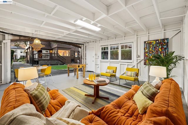 1122 BAY STREET, Alameda, CA 94501