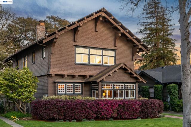 1122 BAY STREET, Alameda, CA 94501