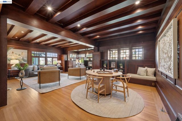 1122 BAY STREET, Alameda, CA 94501