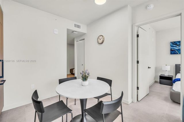 121 NE 5th St 902, Miami, FL 33132