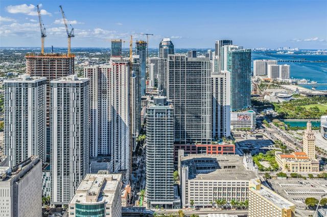 121 NE 5th St 902, Miami, FL 33132