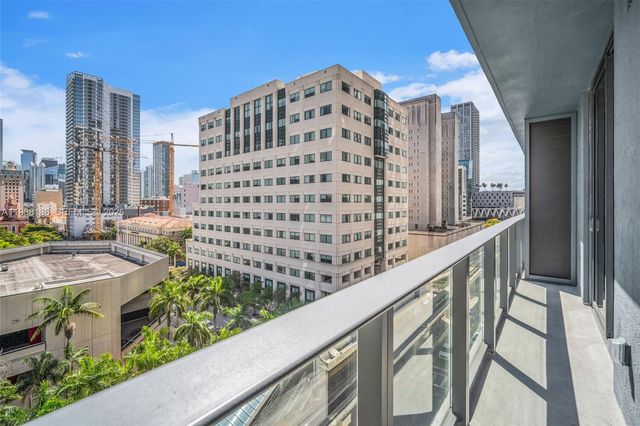 121 NE 5th St 902, Miami, FL 33132