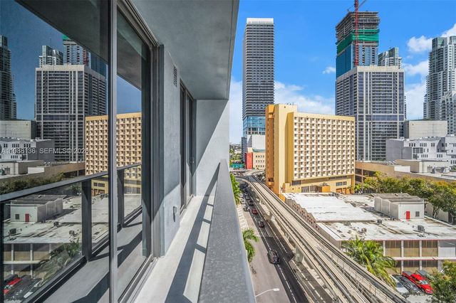 121 NE 5th St 902, Miami, FL 33132