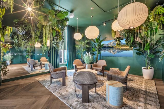 121 NE 5th St 902, Miami, FL 33132