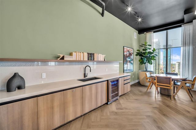 121 NE 5th St 902, Miami, FL 33132