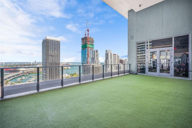 121 NE 5th St 902, Miami, FL 33132