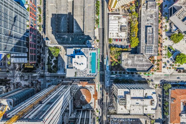 121 NE 5th St 902, Miami, FL 33132