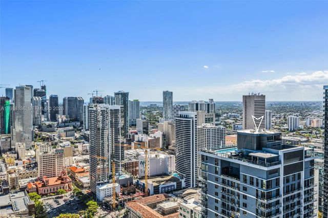 121 NE 5th St 902, Miami, FL 33132