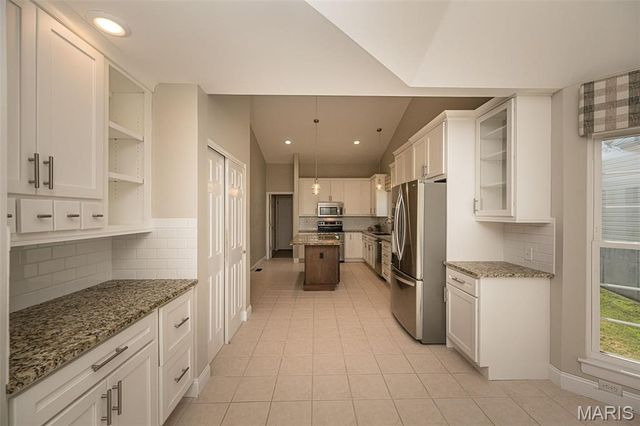 2088 Avalon Ridge Circle, Fenton, MO 63026