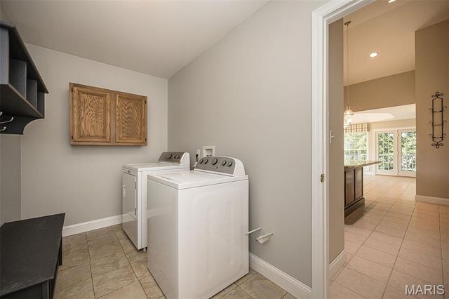 2088 Avalon Ridge Circle, Fenton, MO 63026