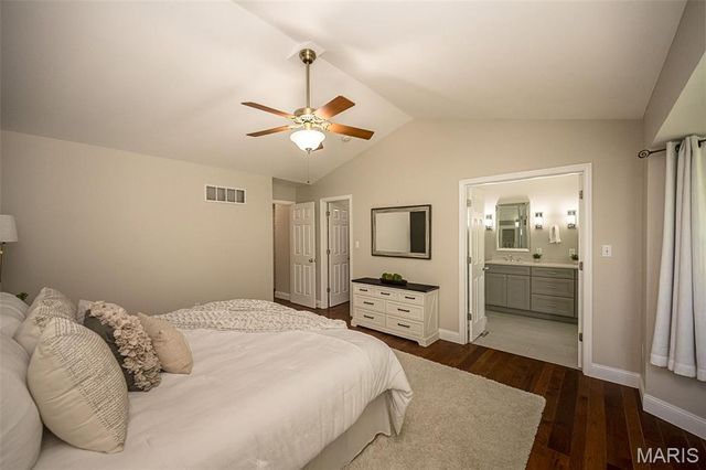 2088 Avalon Ridge Circle, Fenton, MO 63026