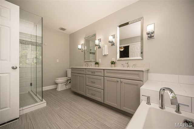2088 Avalon Ridge Circle, Fenton, MO 63026