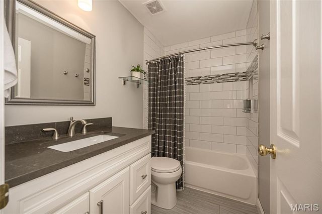 2088 Avalon Ridge Circle, Fenton, MO 63026