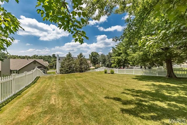 2088 Avalon Ridge Circle, Fenton, MO 63026