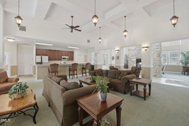 305 Presque Isle Lane Bldg 300, Chapel Hill, NC 27514