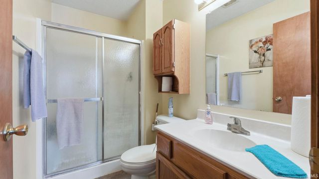 1525 Fall Creek Parkway, Fort Wayne, IN 46808